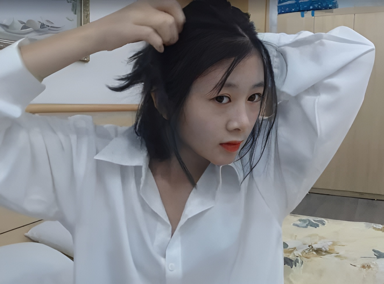 Em sinh viên tập show hàng